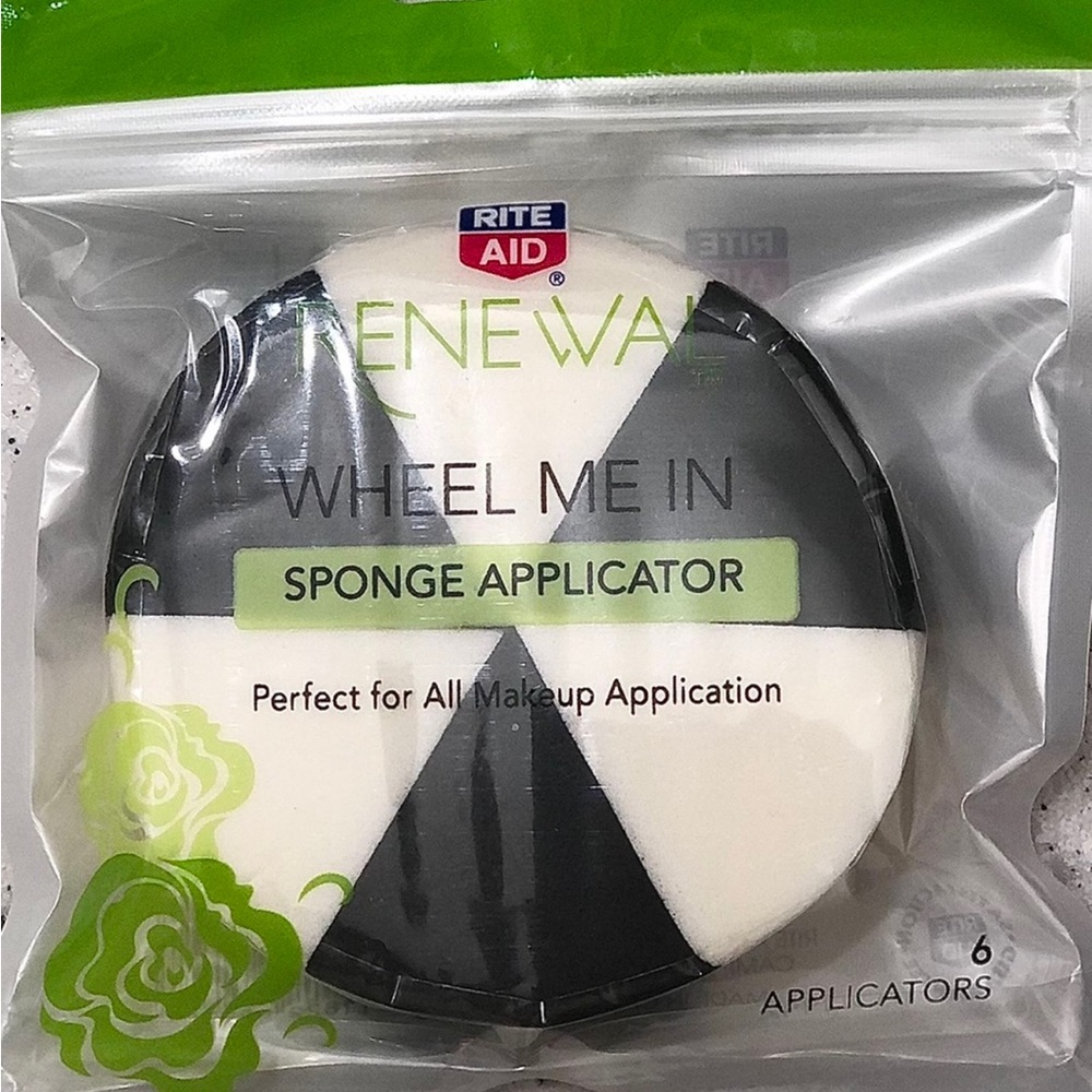 Makeup sponge applicators